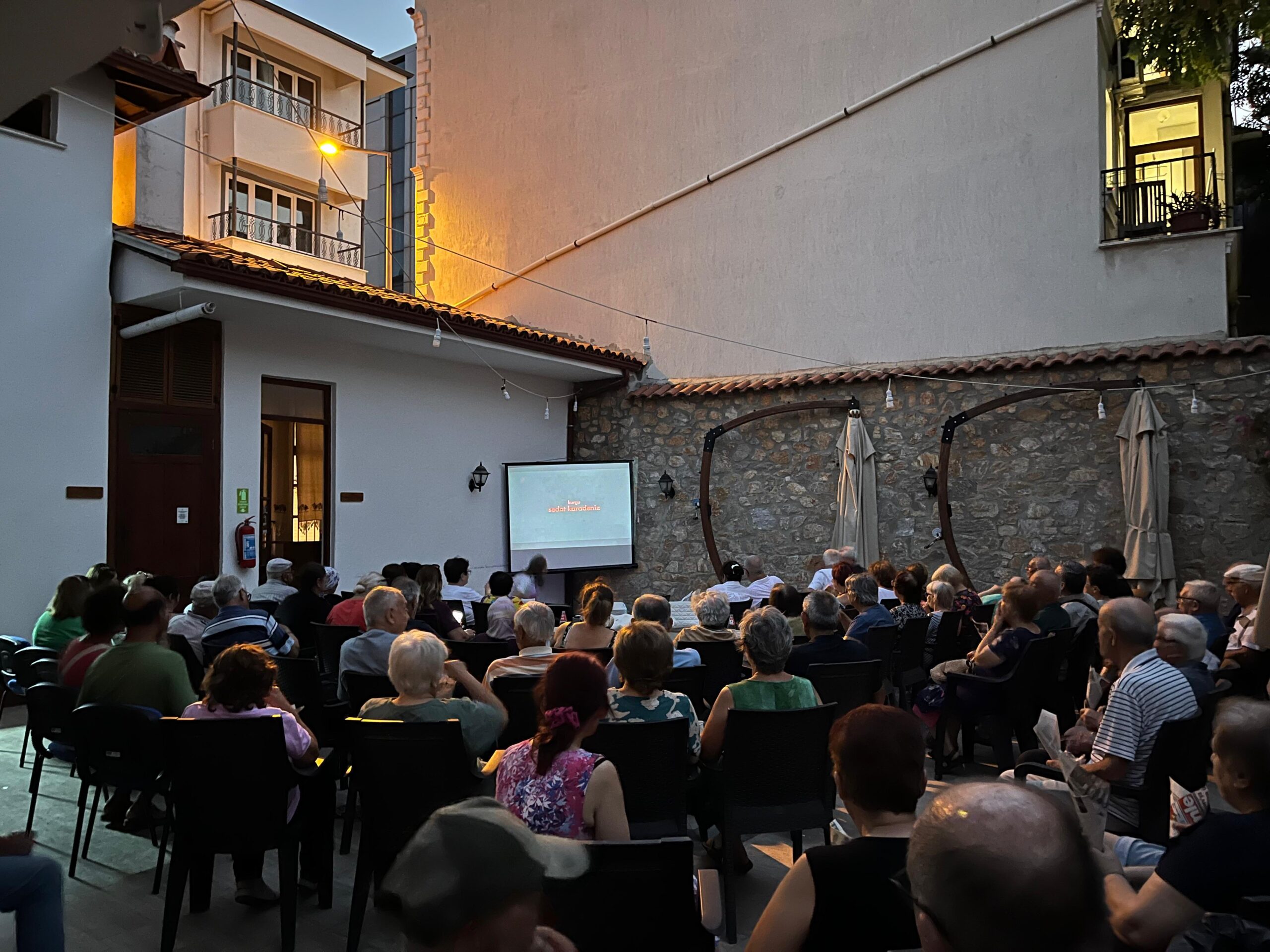 100 Yaş Evi Üyeleri Yazlık Sinema Günleri’nde Buluştu