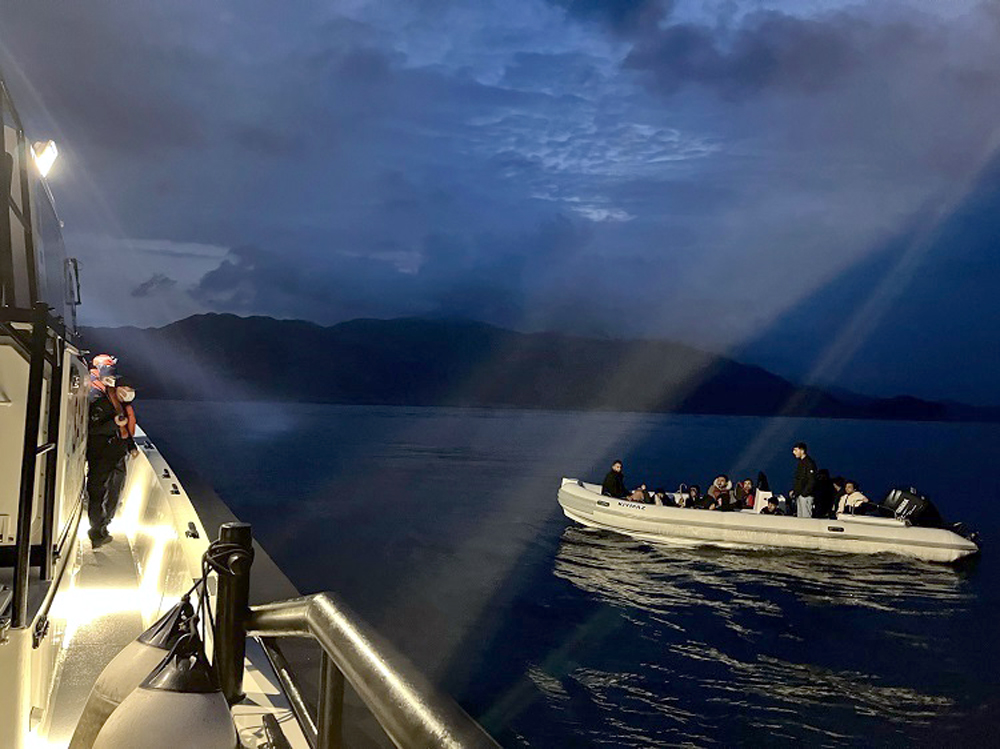 Marmaris Körfezi’nde 15 mülteci ve bir insan taciri yakalandı