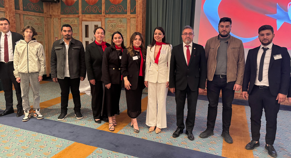 Kent Konseyi Gençlik Kolu Meclisi Özge Zaimoğlu Şinik emanet