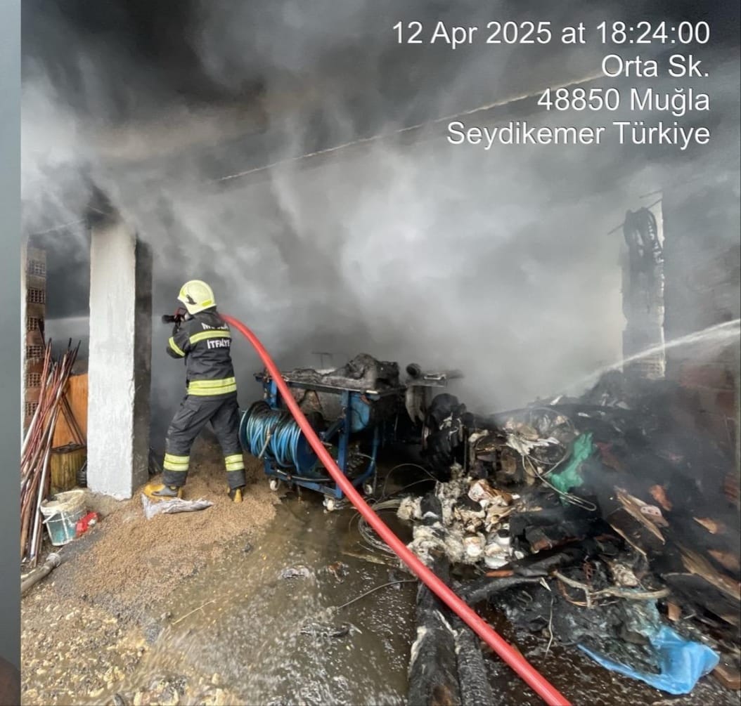 Muğla’da depo yangını korkuttu