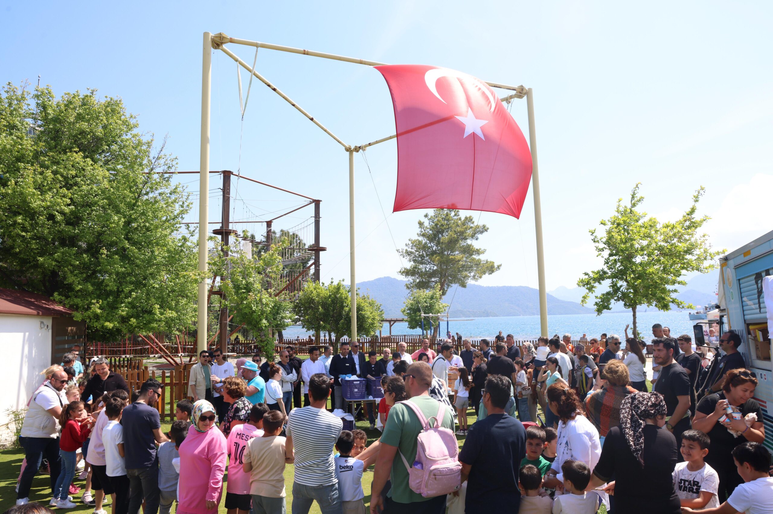 Marmaris’te çocuklar unutulmaz 23 Nisan coşkusu yaşadı