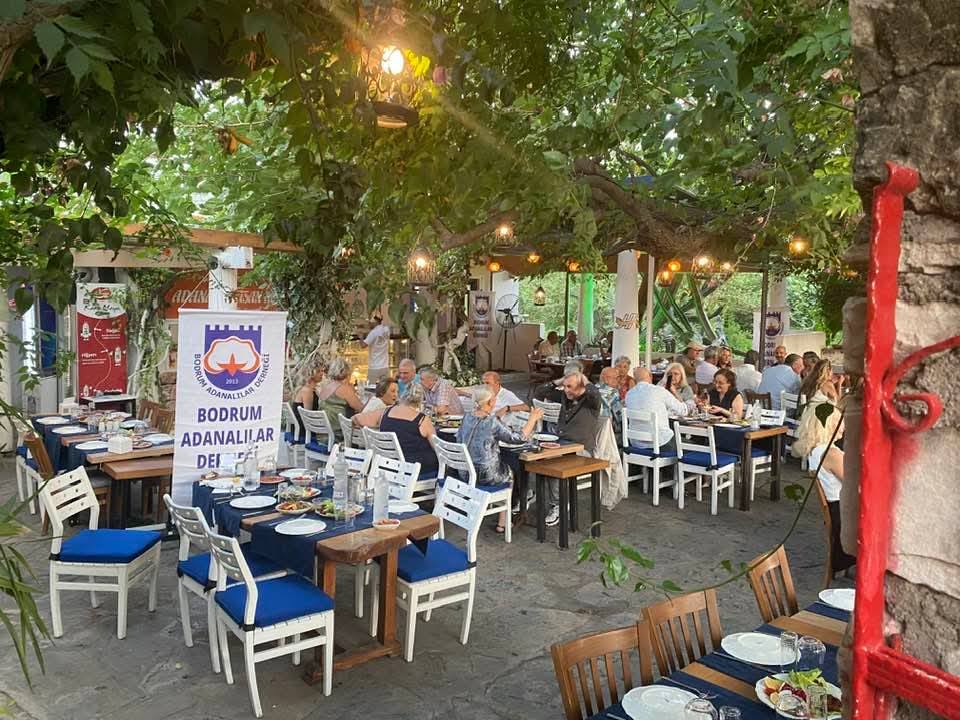 ADANALILAR “YAZA MERHABA” YEMEĞİNDE BULUŞTU