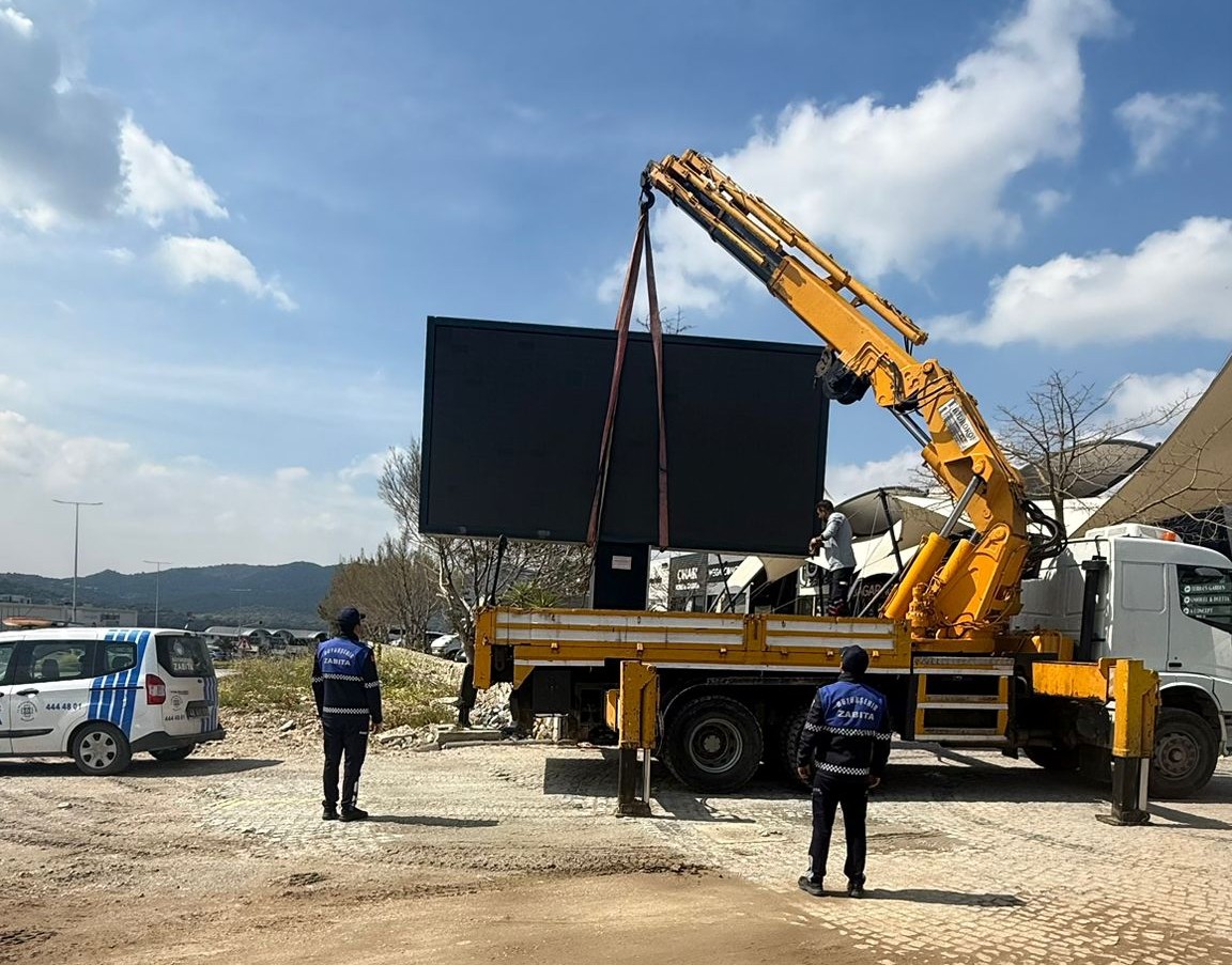 Açık Hava Reklamlarına Sıkı Denetim