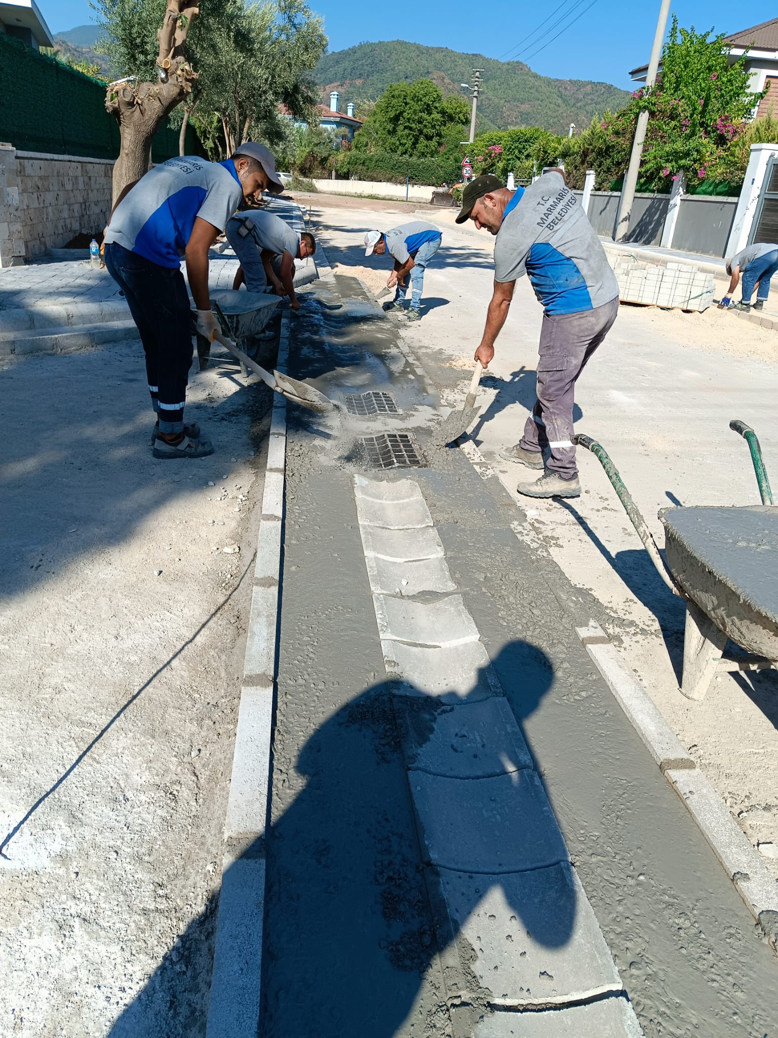 Marmaris Bağ içi yol düzenlemesi devam ediyor