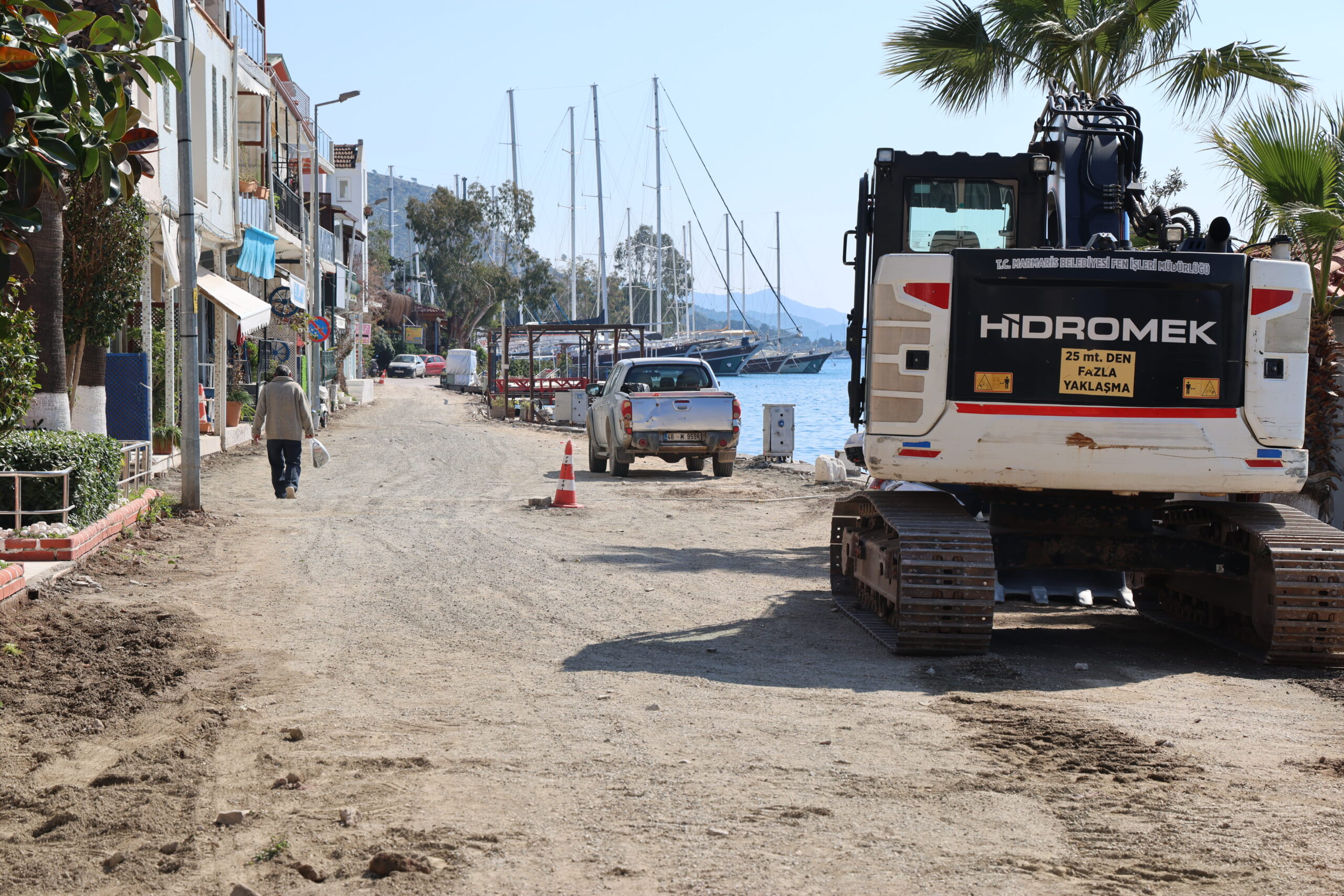 MAVİ TURUN KALBİ BOZBURUN’A MODERN DOKUNUŞ: SAHİL BANDI YENİLENİYOR!