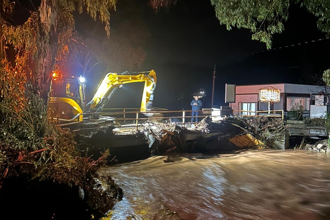 Muğla Başkanı Ahmet Aras Yoğun Yağışlar Sonrası Tüm Ekipleri Sahaya Sevk Etti
