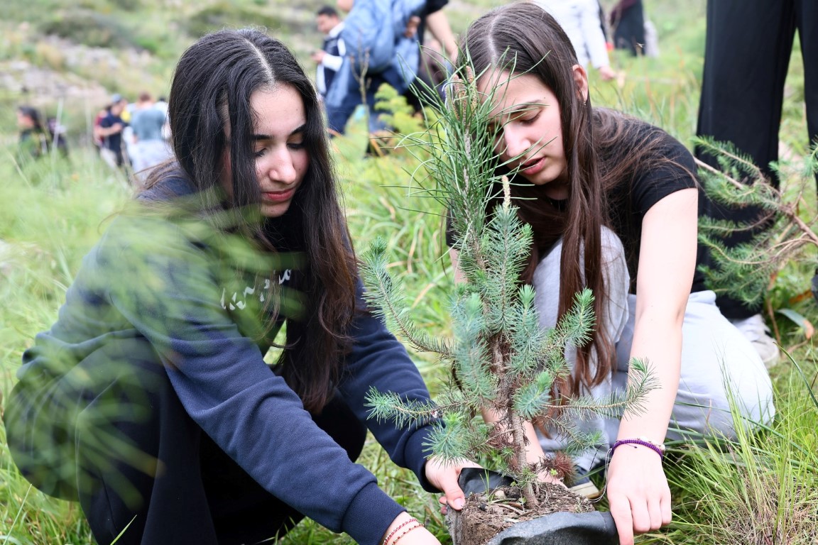 Bin 500 Fidan Toprakla Buluştu