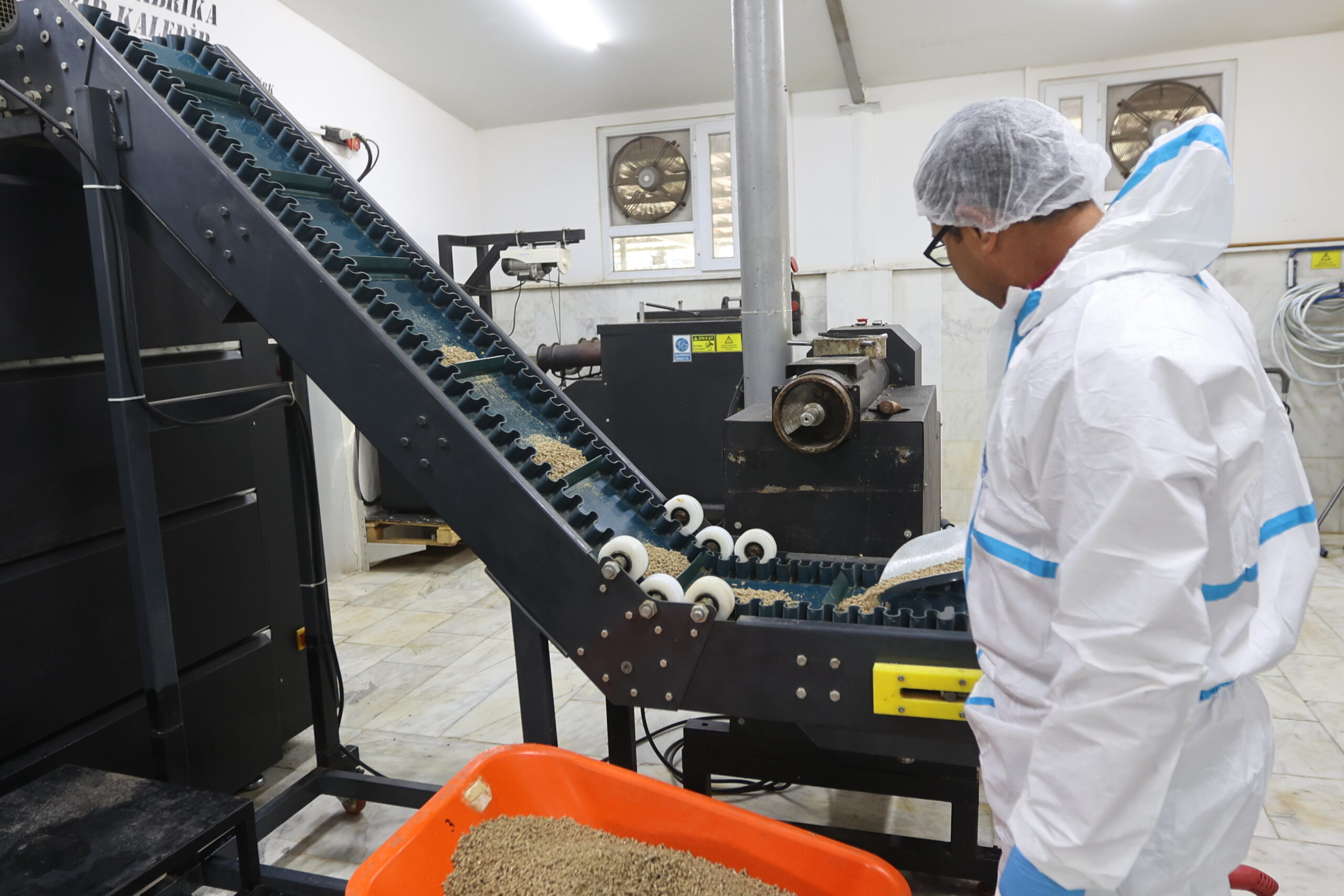 Muğla Büyükşehir Belediyesi 42 ton mama üretti