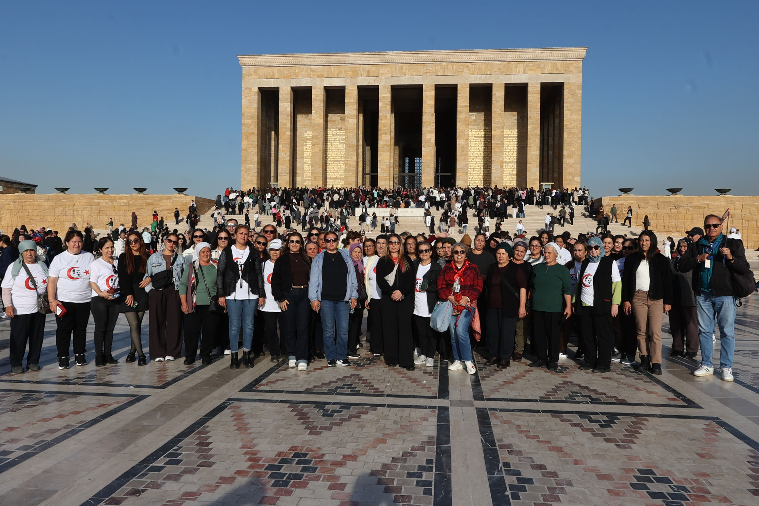 Muğla Büyükşehir Belediyesi 102 kadını Anıtkabir’e götürdü