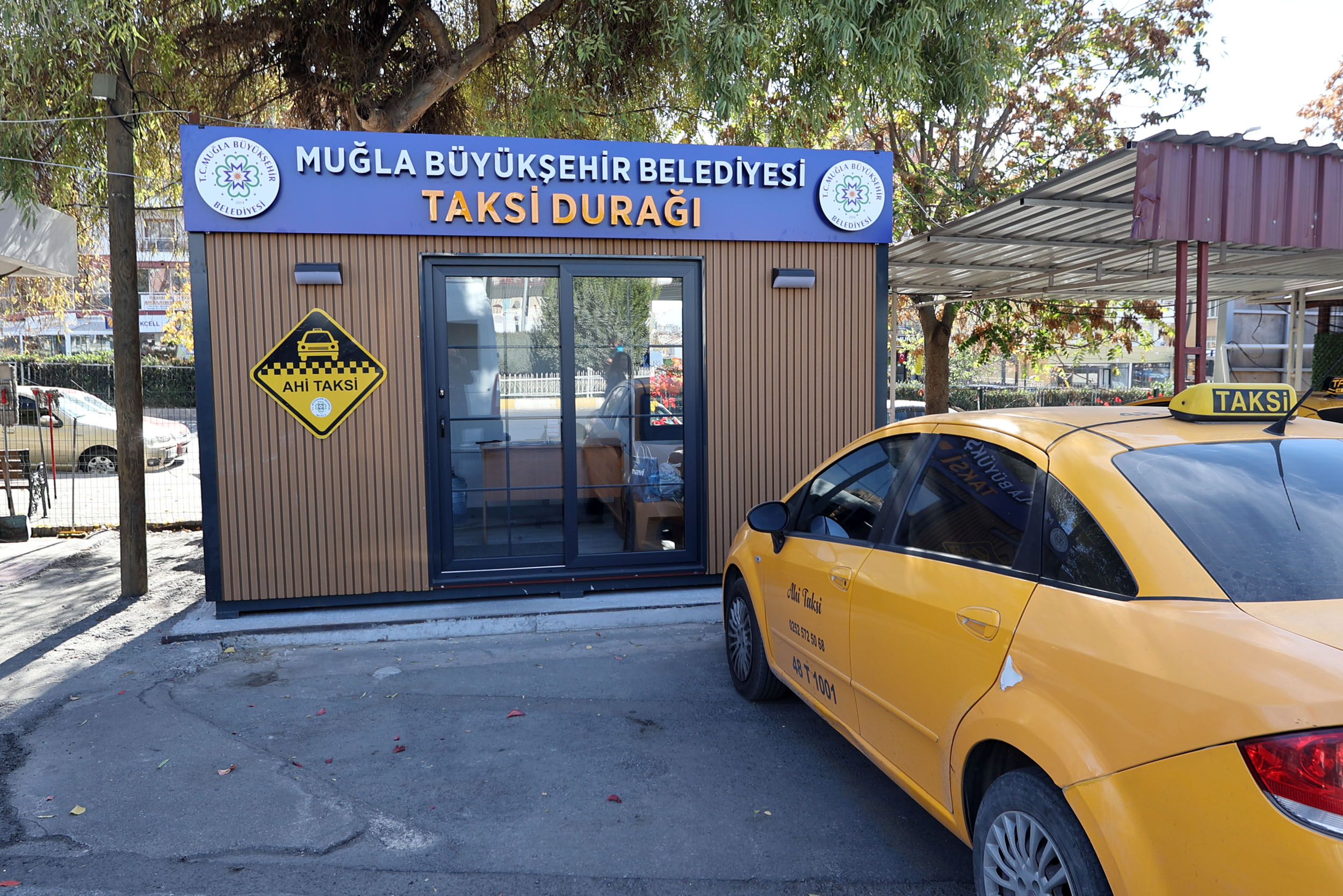 Muğla Büyükşehir Belediyesi taksi duraklarını hizmete sundu