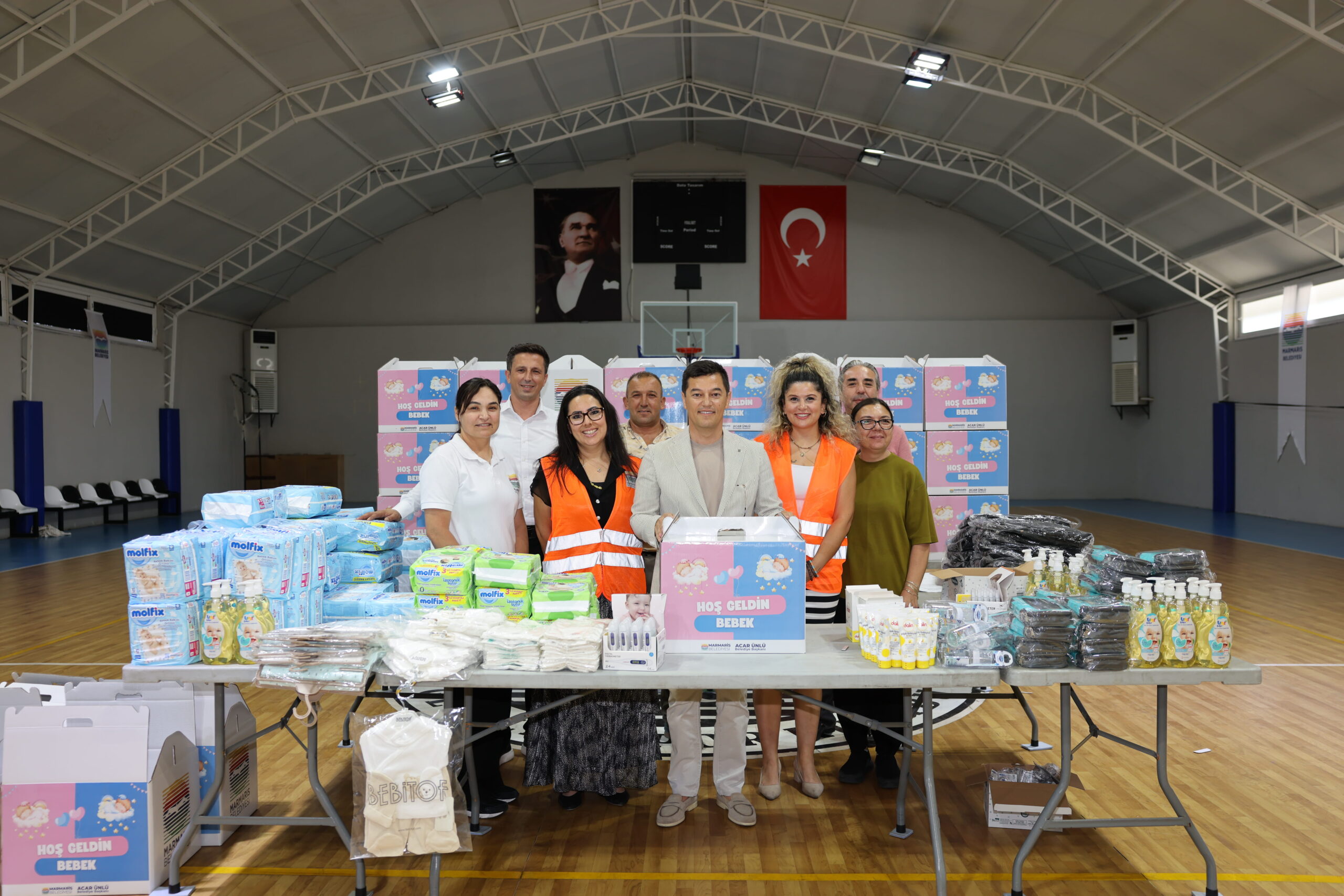 MARMARİS’İN EN MİNİK KOMŞULARINA ‘HOŞ GELDİN’ HEDİYESİ