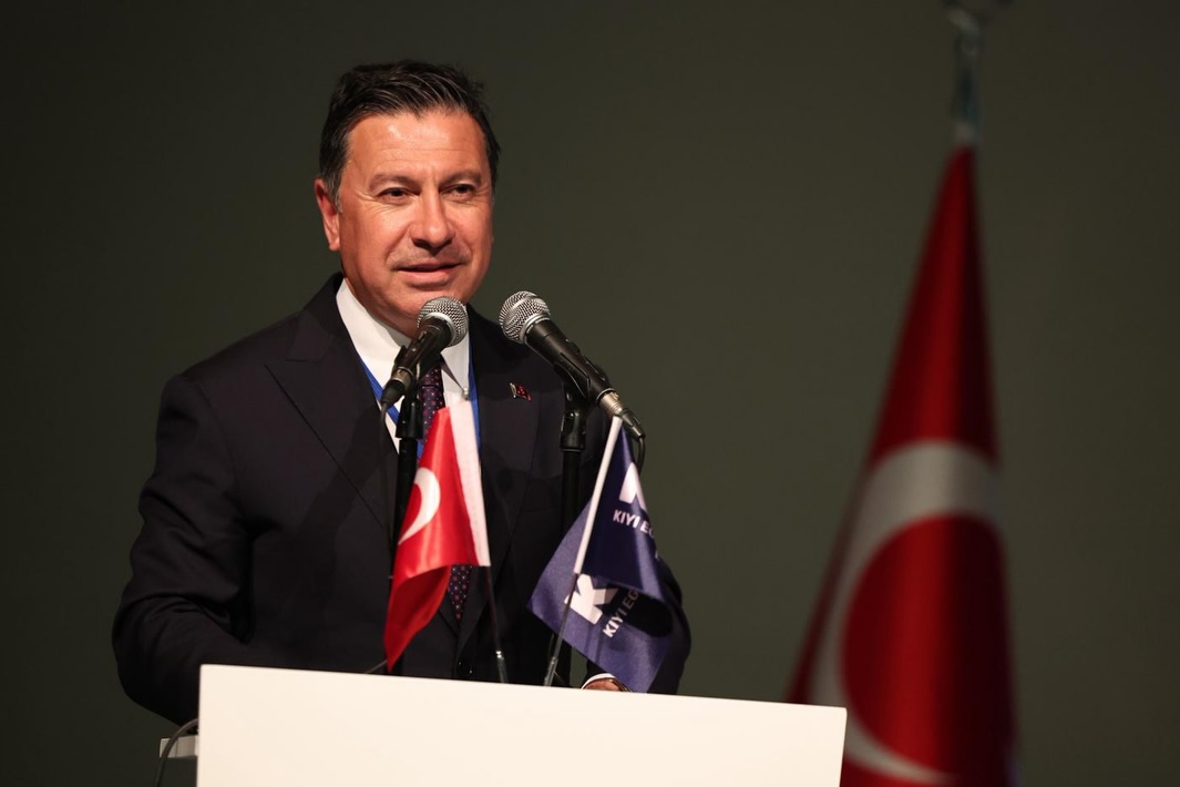 Kıyı Belediyeler Birliği Başkanlığına Yeniden Ahmet Aras Seçildi