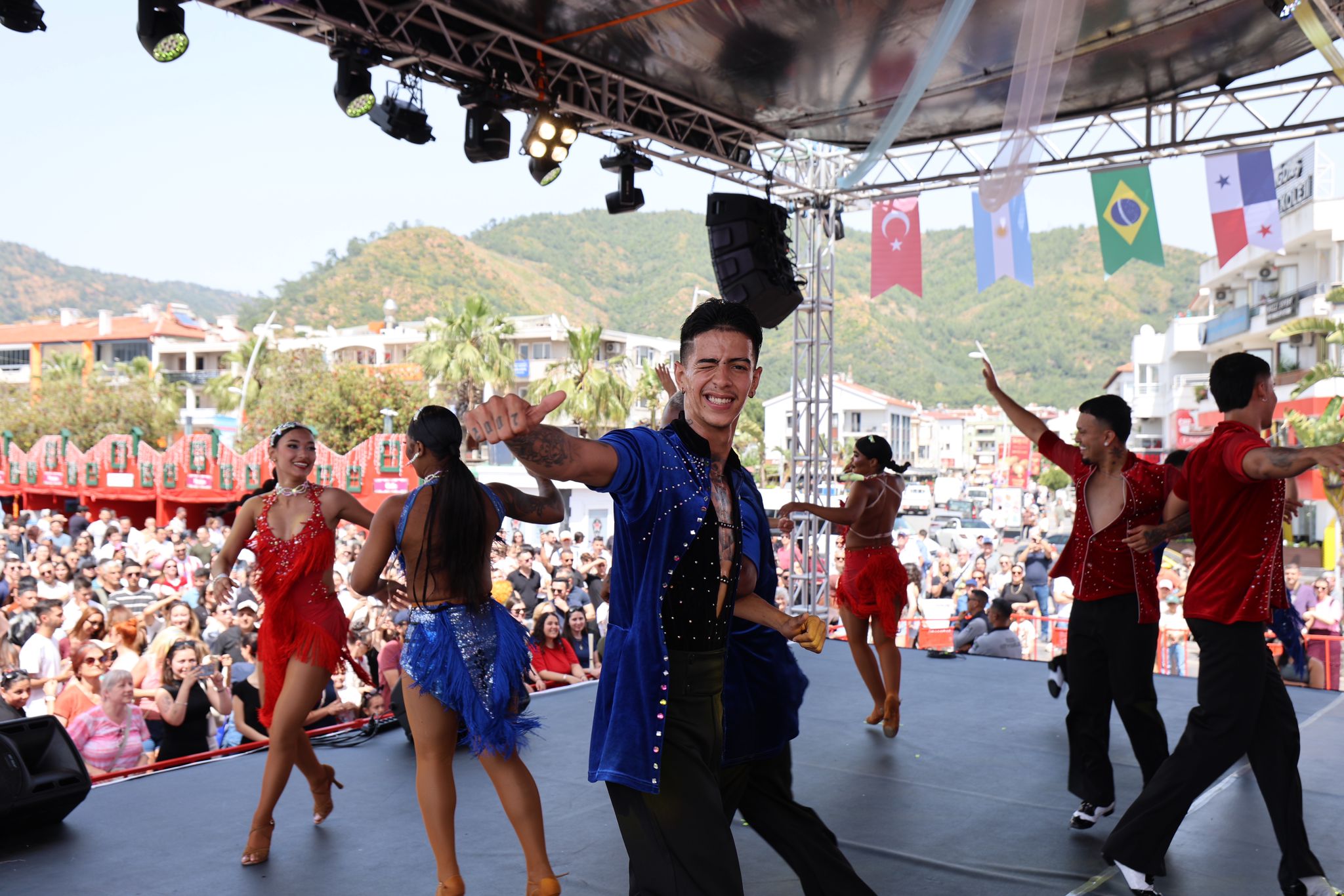 Marmaris’te Latin rüzgarı sürüyor