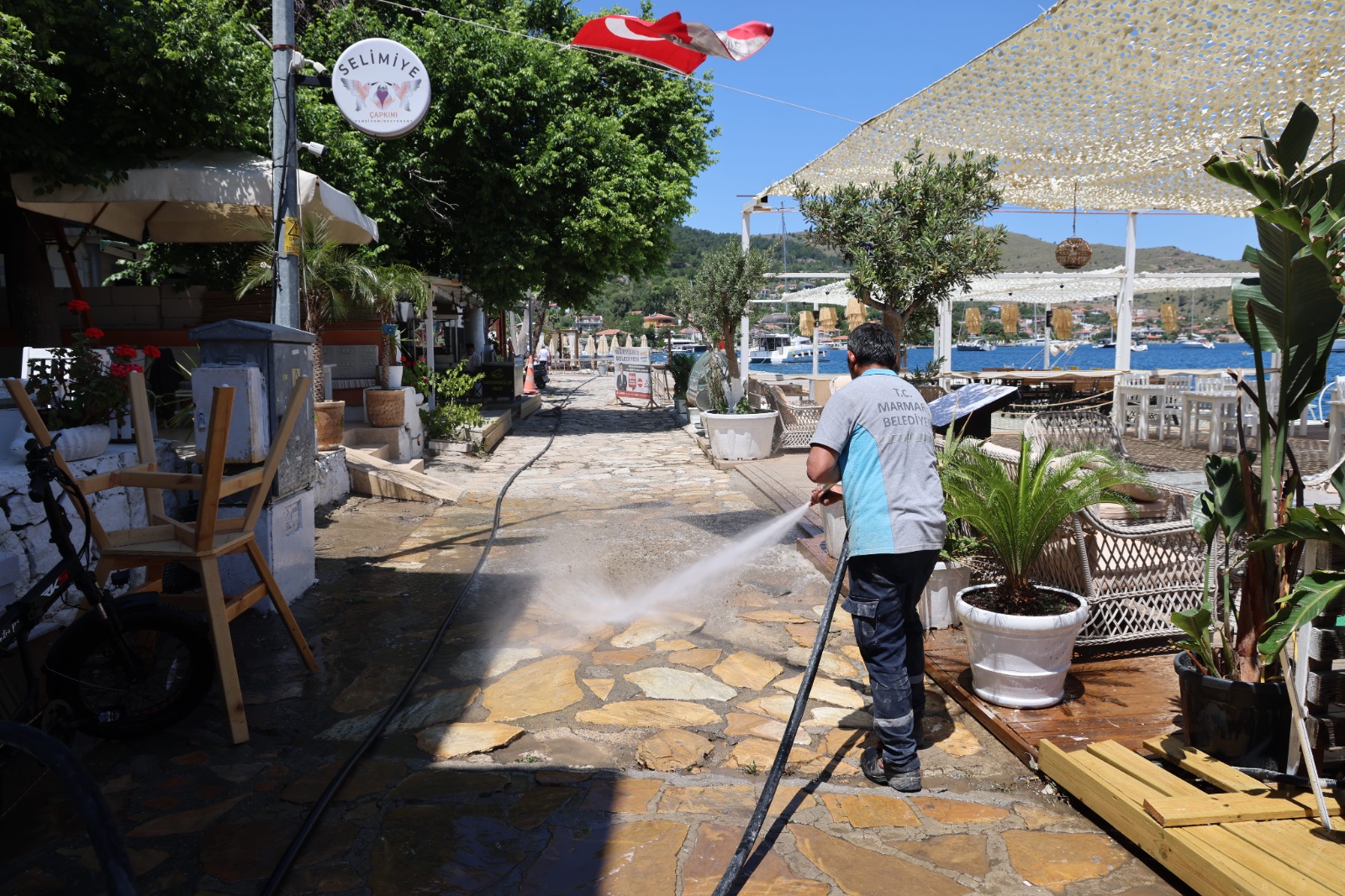 MARMARİS’TE SEZON ÖNCESİ KÖŞE BUCAK TEMİZLİK
