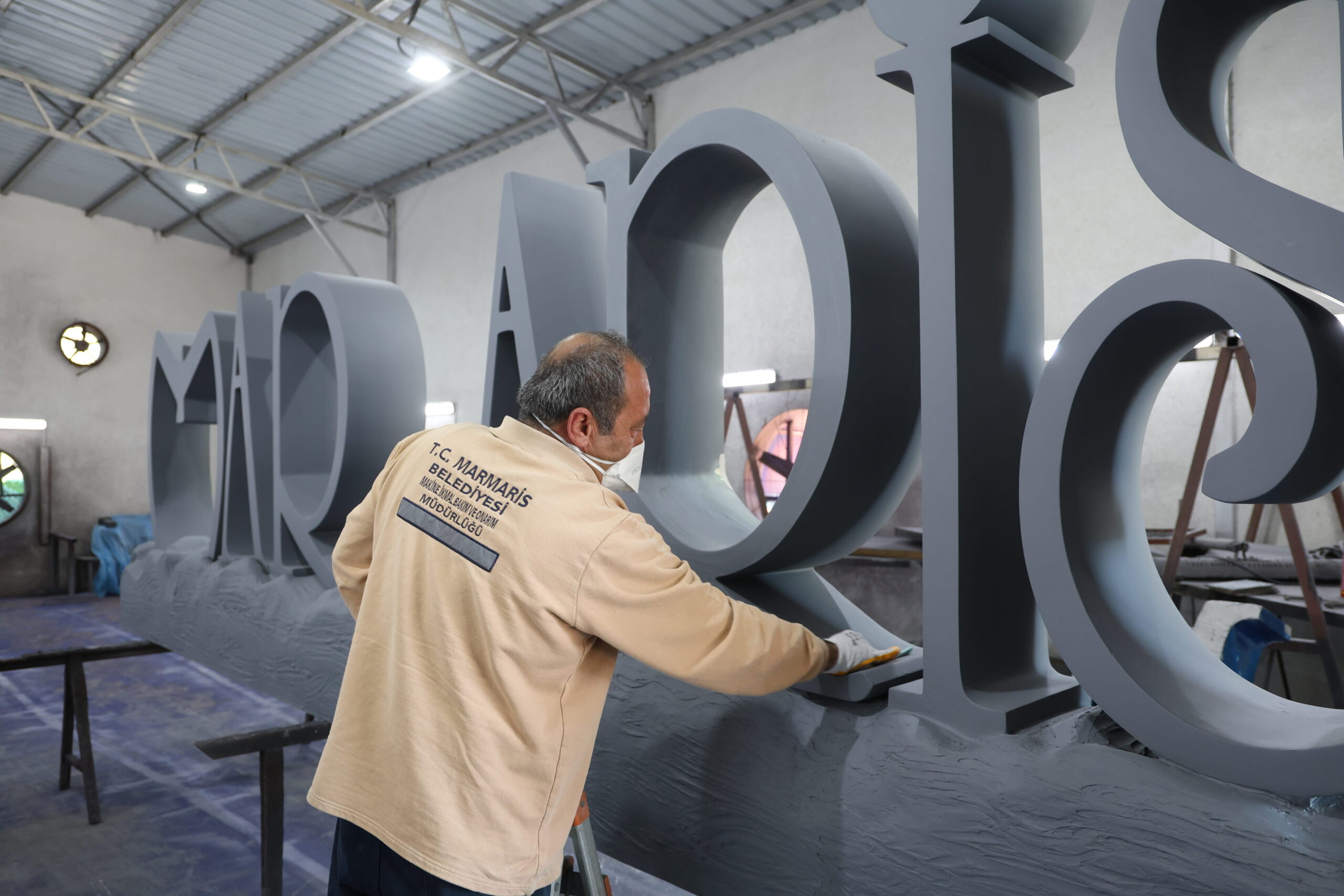 Marmaris’in İkonik Tabelası Yaz Sezonuna Hazırlanıyor