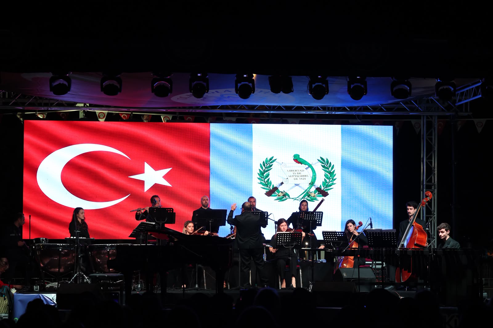 Muğla’da Guatemala Ezgileri Yükseldi