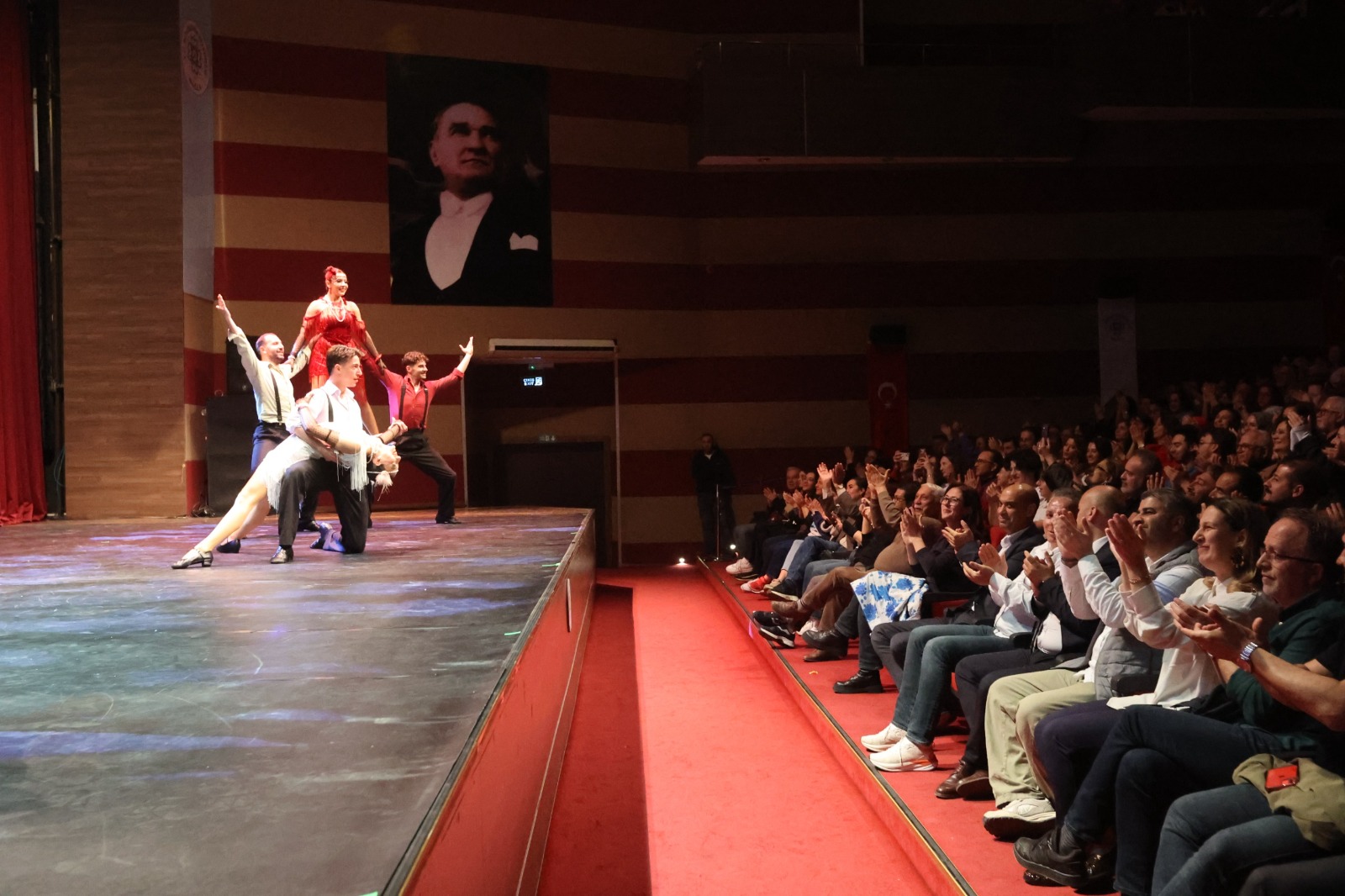 Muğla’da Nostalji Rüzgârı: 70’ler ve 80’lerin Film Müzikleri Büyüledi