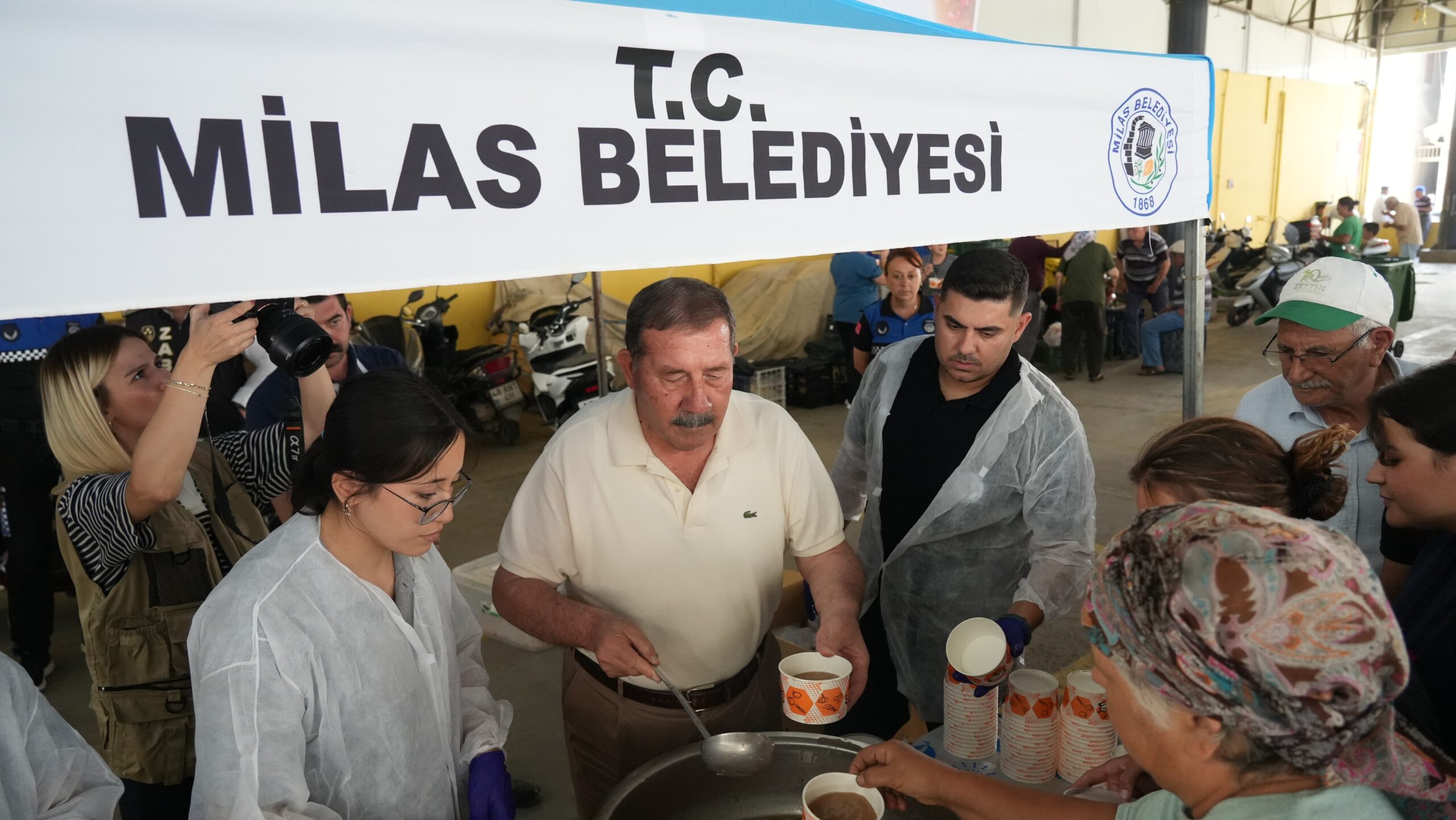 Milas Belediyesi’nden aşure ikramı