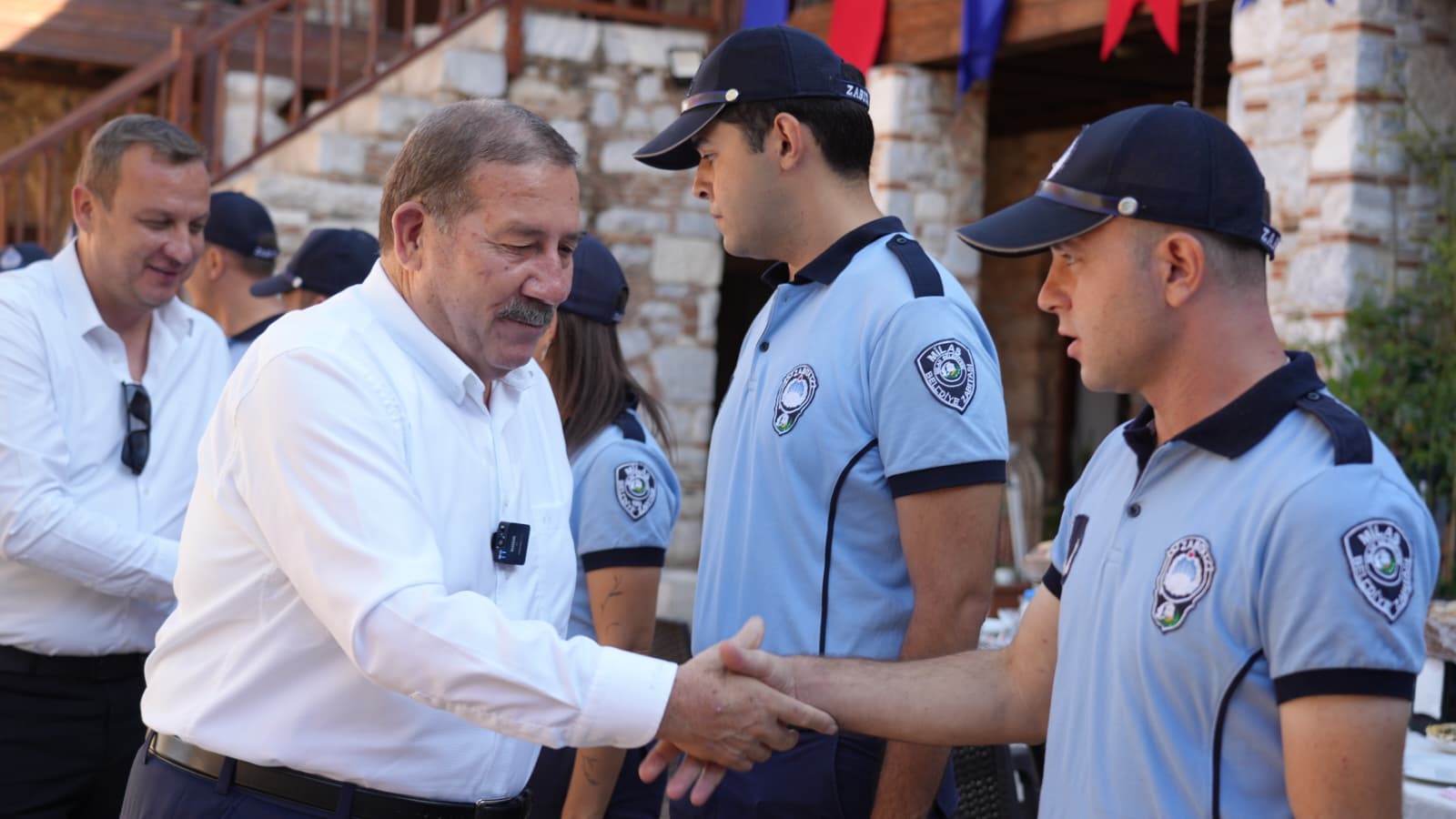 Milas Belediye Zabıta ekiplerine anlamlı kutlama