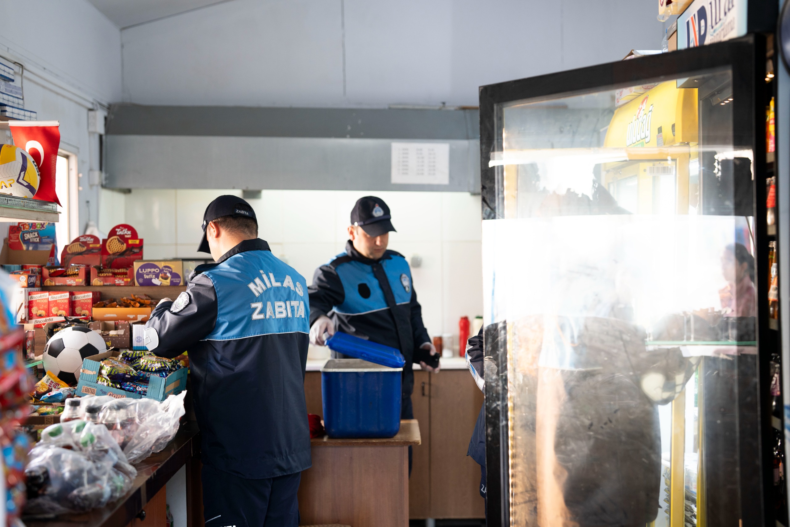 MİLAS BELEDİYESİ ZABITASI’NDAN OKUL KANTİNLERİNDE DENETİM