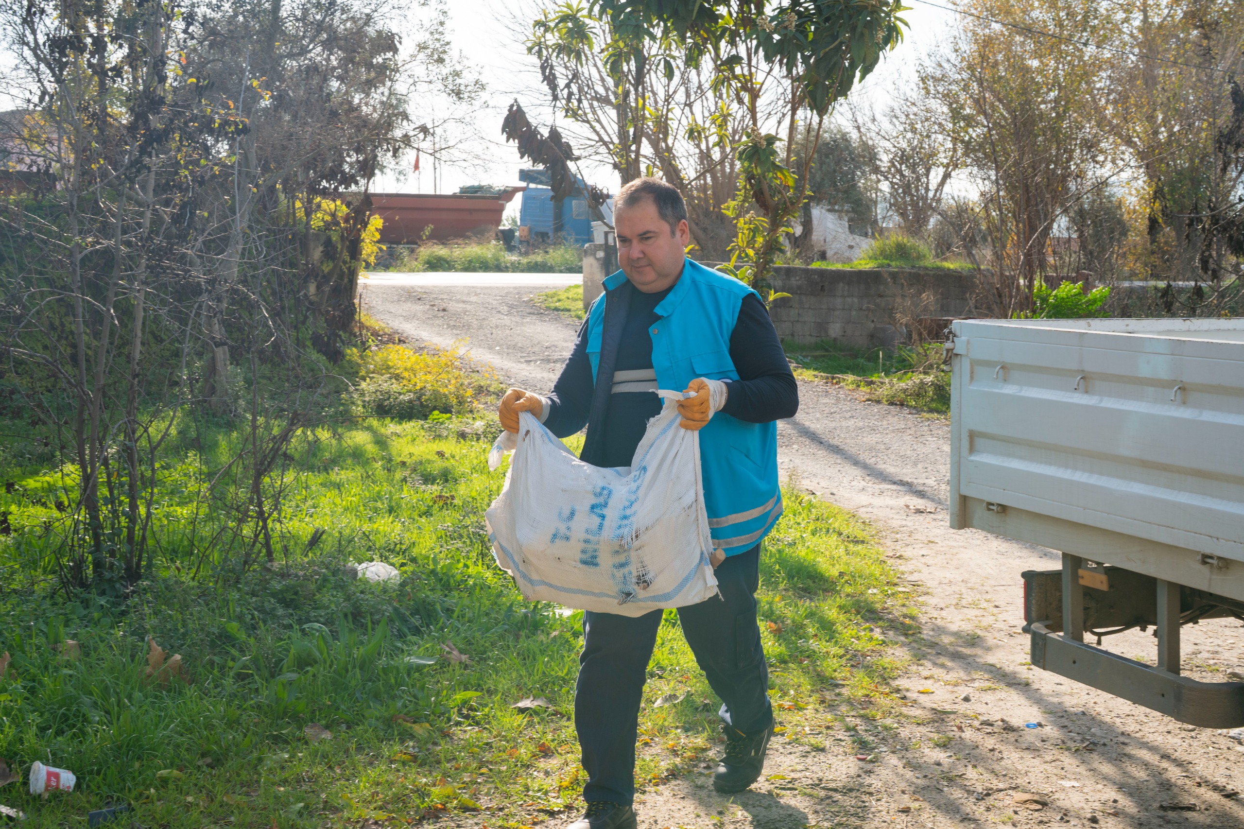 MİLAS BELEDİYESİ SOĞUK KIŞ GÜNLERİNDE VATANDAŞLARIN YANINDA
