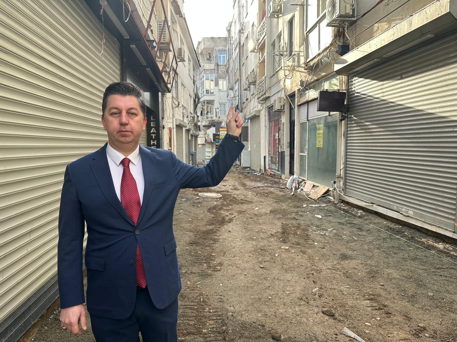 MARMARİS’TE ‘ŞANTİYE’ KRİZİ: SEZONA 1 AY KALA ESNAFTAN SERT TEPKİ!