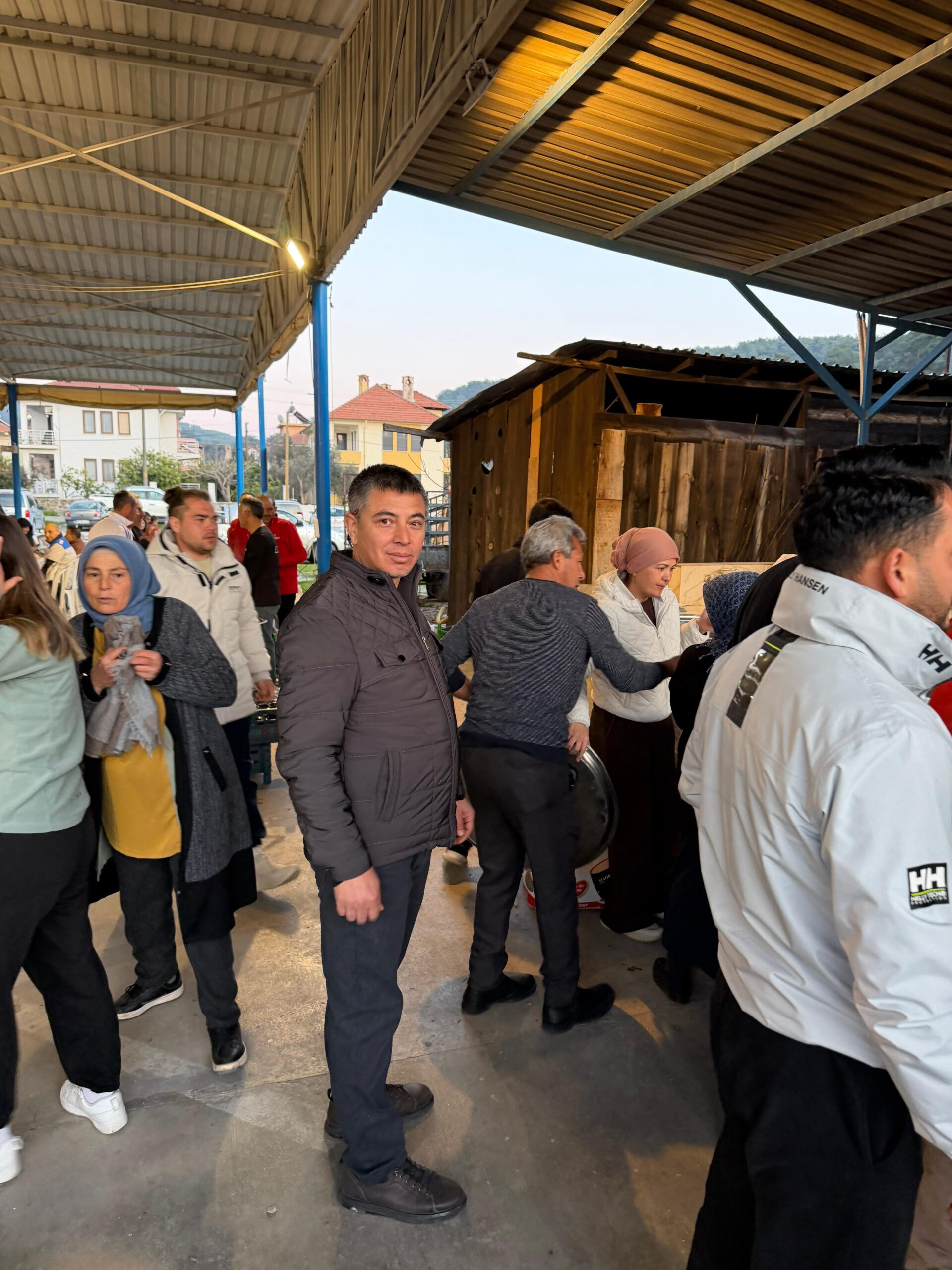 Gökçe Mahallesi’nde Gönül Sofrası: İş İnsanı Fatih ÇOBAN Hemşerileriyle Buluştu