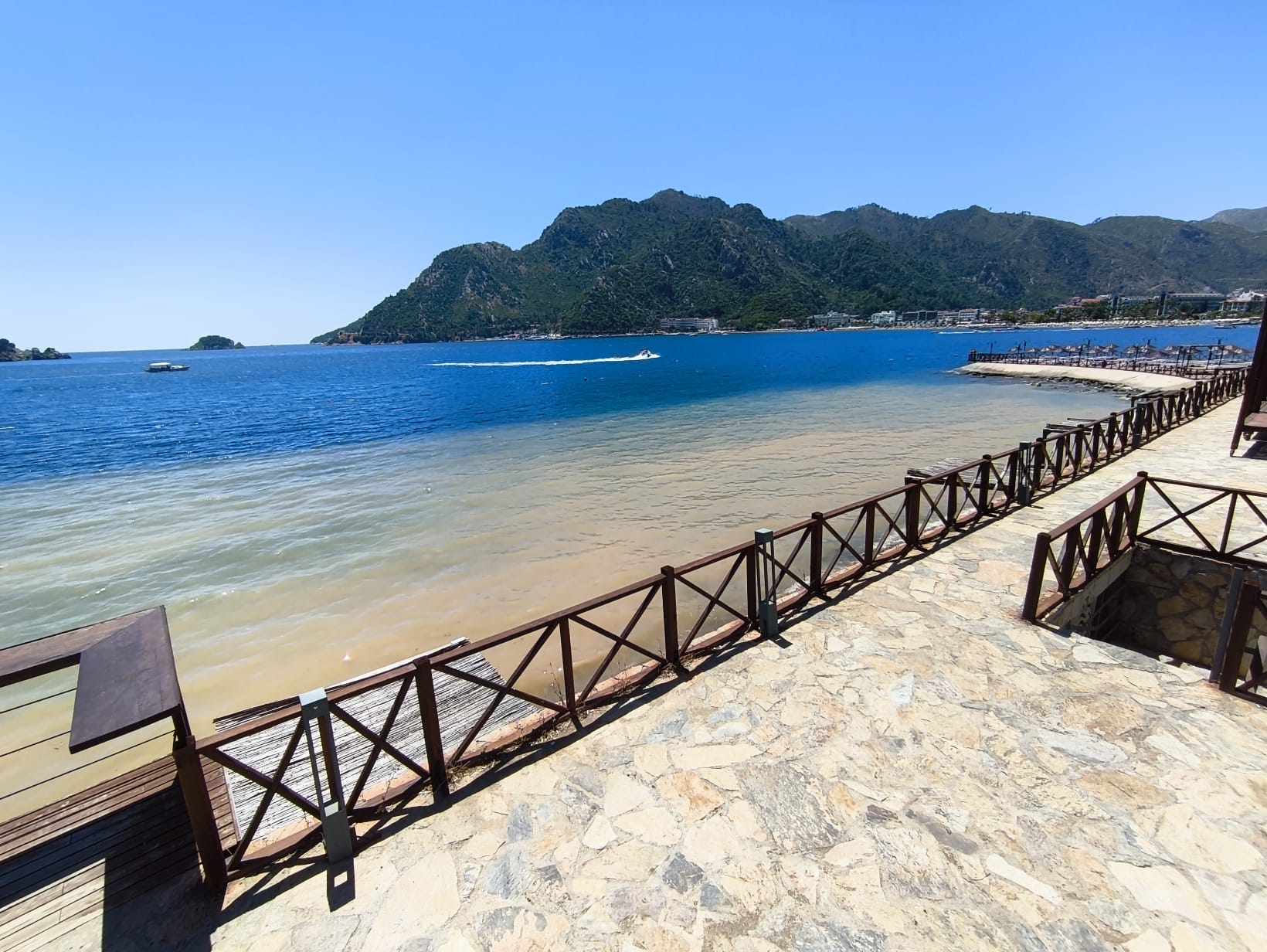 Marmaris’in gözbebeği İçmeler Mahallesi’nde DENİZ lağıma mı döndü ?