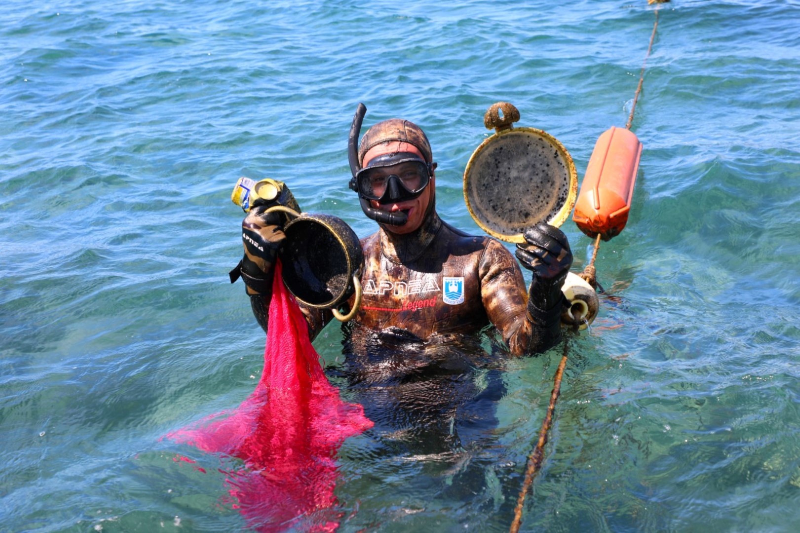 Bodrum’da deniz dibi temizliğinde he türlü atık çıktı