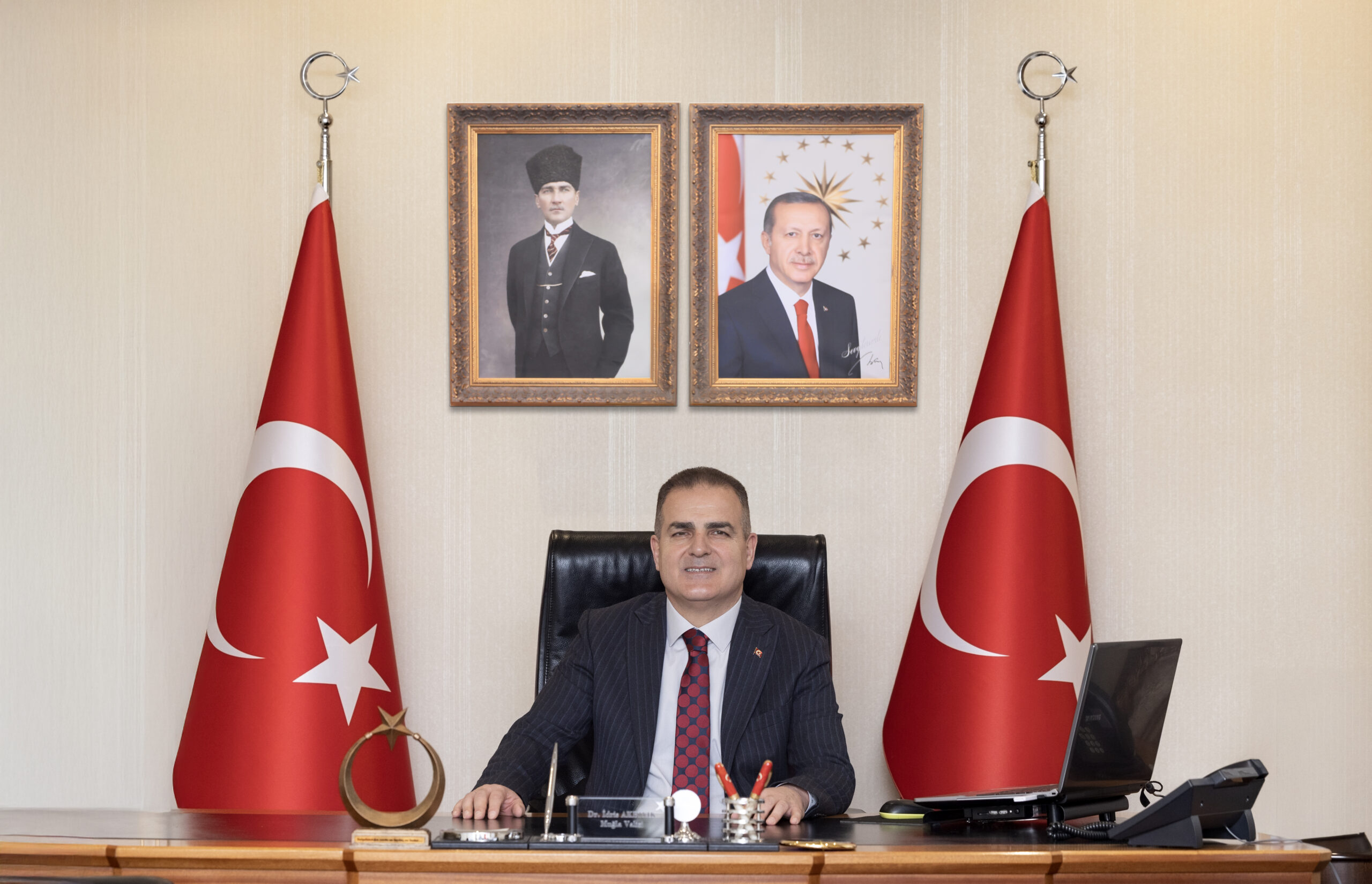 Muğla Valisi İdris Akbıyık’ın 23 Nisan kutlama mesajı